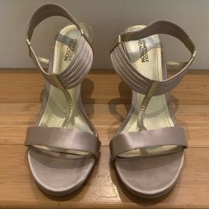 Kenneth Cole heels. Great neutral color!